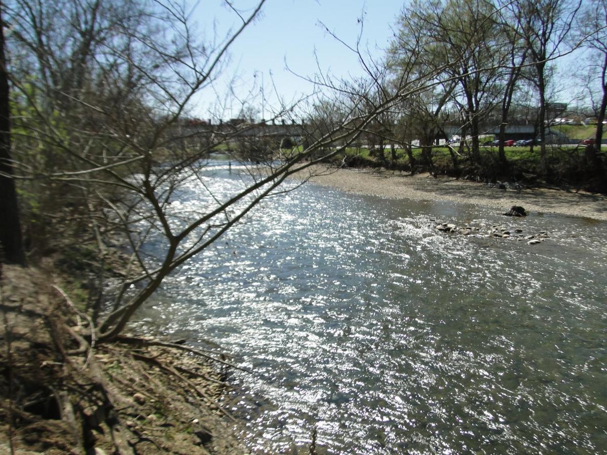 River Crossing Resort ピジョンフォージ エクステリア 写真